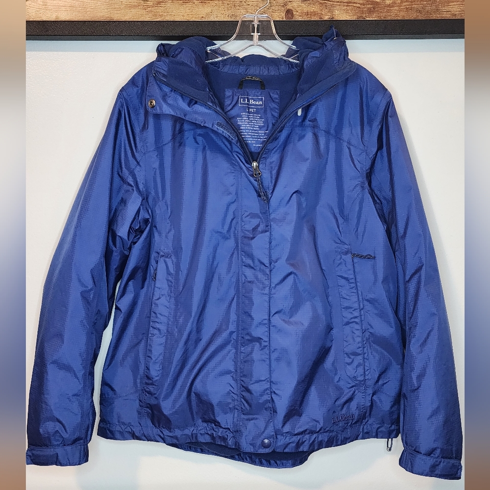 LL Bean women’s trail model rain jacket Blue Size Large